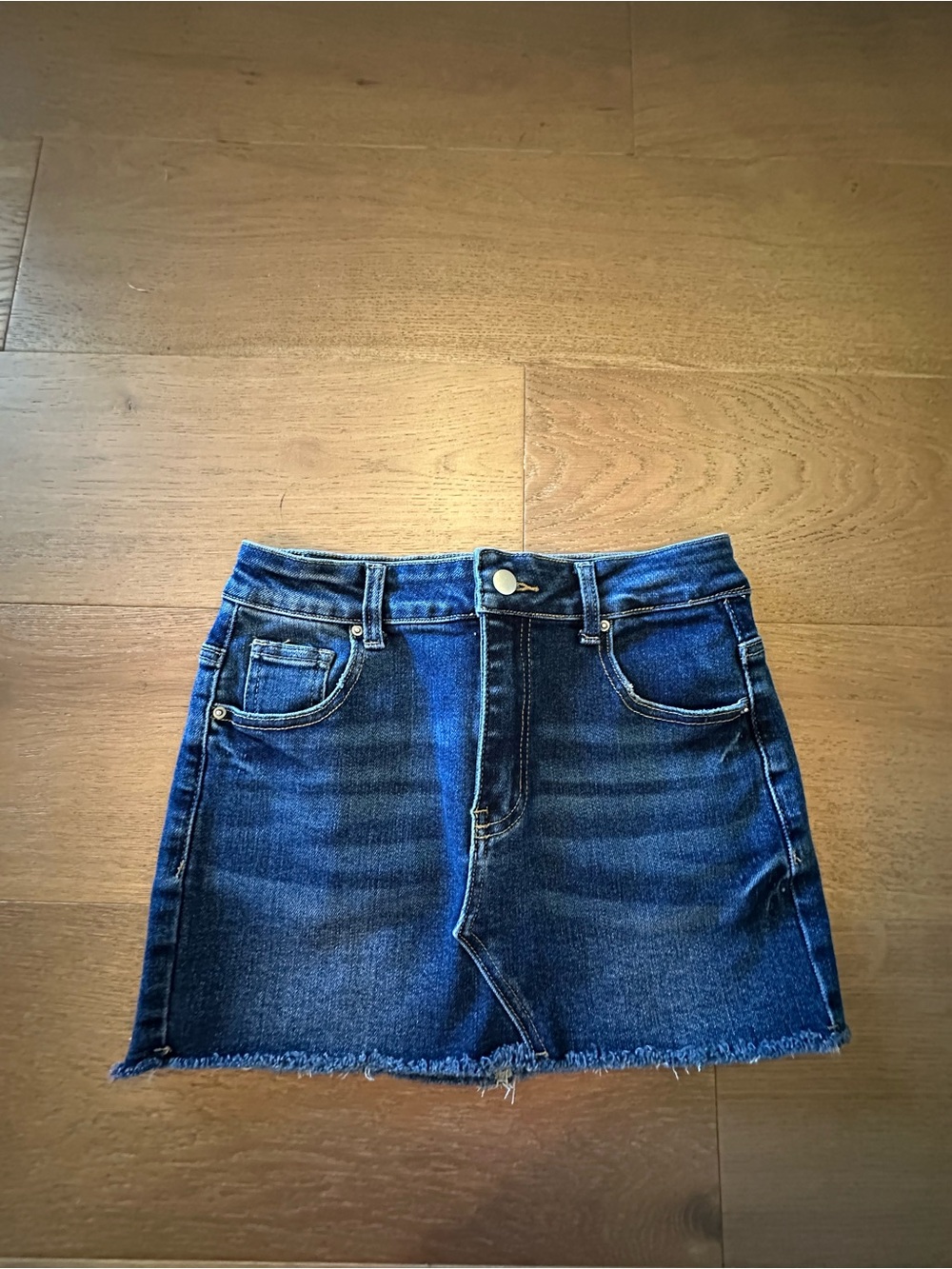 Missguided + Dark Blue Denim Mini Skirt with Raw Hem small